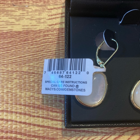 NWT, Macy’s, Mother of Pearl Abstract Earring in 18k Gold Over Sterling Silver - Picture 2 of 9